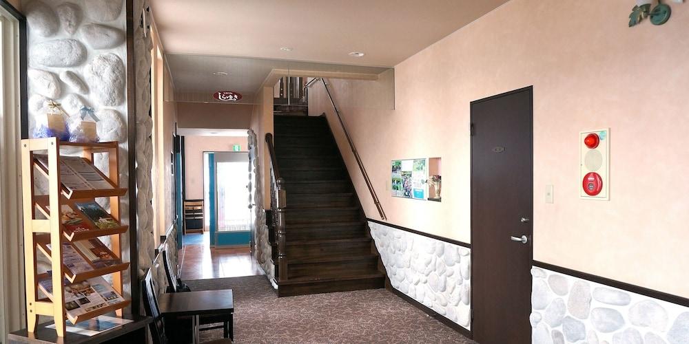 Petit Hotel Blaneneige Nakafurano Екстериор снимка
